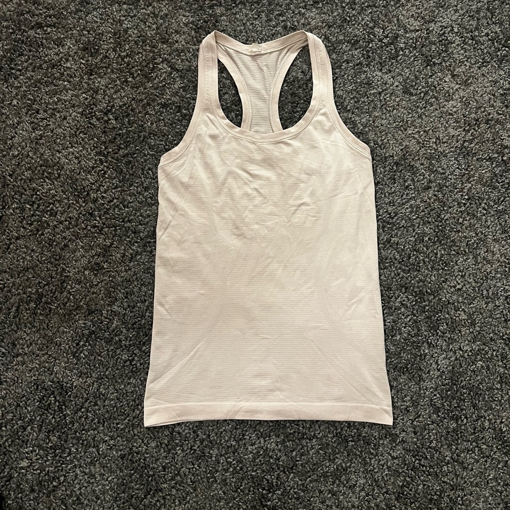 Lululemon swiftly tech